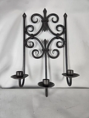 Hermoso Aplique de Pared Tres Velas de Hierro Forjado Campo Francés Pergamino Negro De Colección Foto 1 de 4