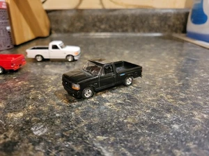 Greenlight 93 Ford F150 Lightning Reifen N Rad getauscht neuwertig nie ausgestellt  - Bild 1 von 2