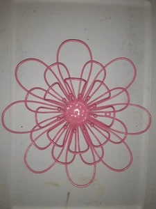 Metal Pink Flower Daisy Wire Art Wall Room Decor Nursery 12 "x 12" - Picture 1 of 3