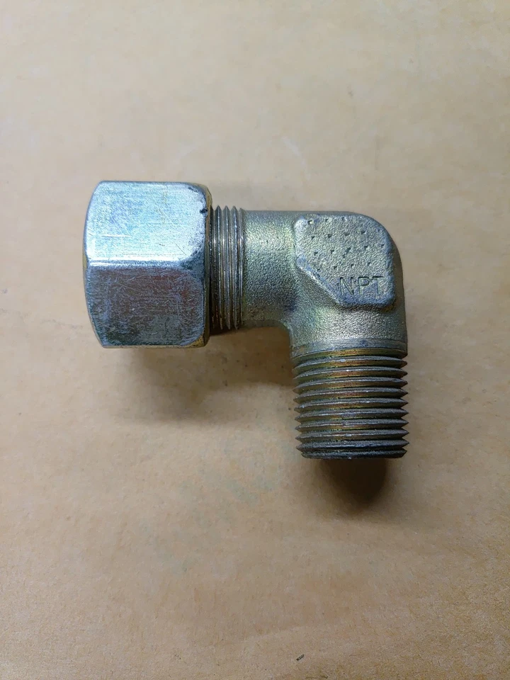 27405-10-08 Compression 90° Elbow Fitting 5/8" OD Tube to 1/2 NPT - Image 1 of 1