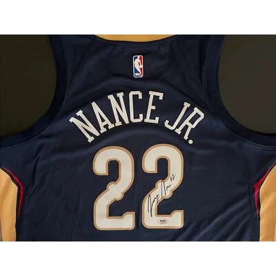 Larry Nance Jr. Camiseta PSA/DNA New Orleans Pelicans assinada - Imagem 1 de 4