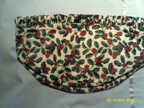 Longaberger CHRISTMAS 1997 SMALL SNOWFLAKE BASKET Liner TRADITIONAL HOLLY Cover