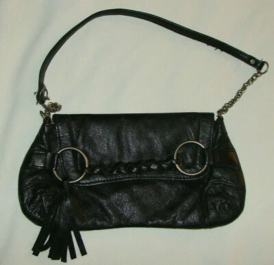 Bolso de mano vintage de CUERO NEGRO - PUNK AÑOS 80 - FLECOS trenza y detalles de cadena Foto 1 de 4
