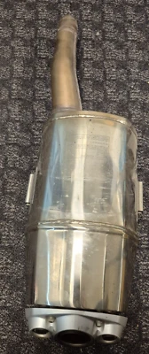 TRIUMPH 675 DAYTONA 2006-2013 T2203848 ПОД СИДЕНЬЕ ЗАДНИЙ ГЛУШИТЕЛЬ ВЫХЛОП - Изображение 1 из 4