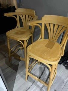 2 tabourets de bar rétro vintage en bois courbé - dos ventilateur style Thonet - Photo 1/4