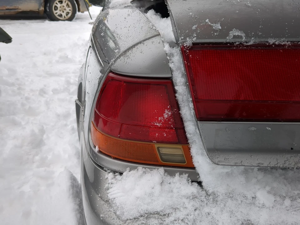 Luz trasera lateral izquierda para conductor Saturn Sl2 1997-1999 OEM YN49T Foto 1 de 1