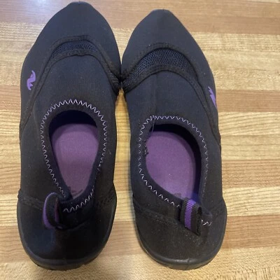 Zapatos de agua para exteriores Athletic Works talla 7-8 negros púrpura buen estado rara vez usados Foto 1 de 4