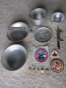 Original Girl Scouts Desorden Kit Utensilio Navaja de Bolsillo Parche Pin Uniforme Japón EE. UU.  - Imagen 1 de 7
