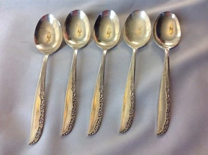 WM A Rogers Brittany Rose  5 Silverplate Oval Soup Spoons Oneida - Picture 1 of 1