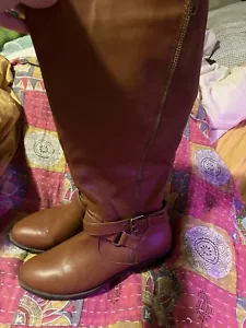 Low Heel Tall Brown Boots. Size 9.5 - Picture 1 of 8