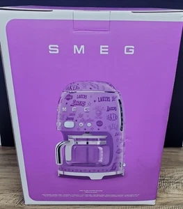 Caffettiera Smeg Lakers Edizione Limitata Filtro Goccia - Foto 1 di 22