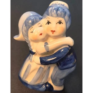 Holland Dutch Boy and Girl Hugging Vintage Ceramic Figurine, 5" tall x 3" x 2" - Picture 1 of 5