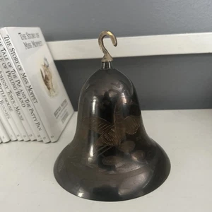 MESSING & KUPFER DEKORATIVE GEÄTZTE KRANICHMUSTER GROSSE HÄNGENDE GLOCKE, 6" X 4 3/4" - Bild 1 von 5