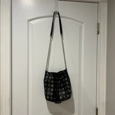 Bolsa tiracolo de couro preta Uterque - Imagem 1 de 4