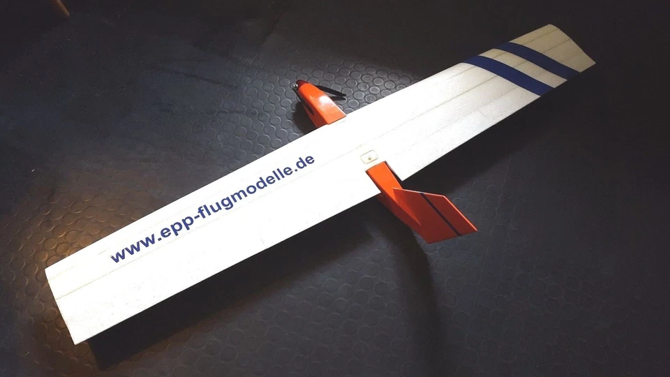  Baracuda1500mm Elektro- Nurflügelmodell, Modellflugzeug, Epp-Holzfrästeile. - Bild 1 von 1