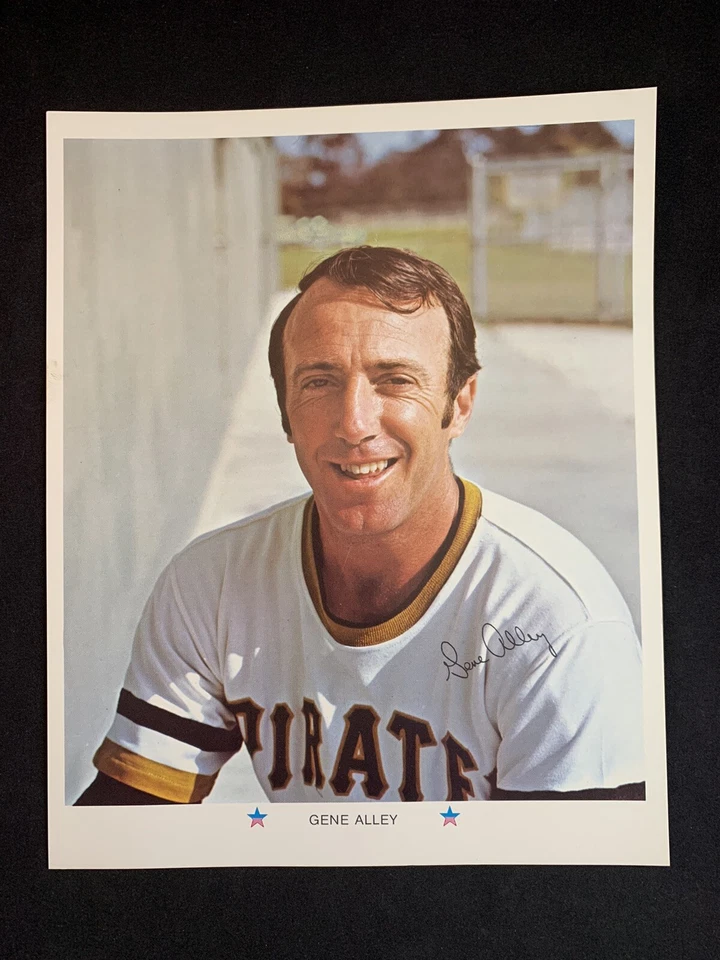 Vintage 1971 Pittsburgh Pirates Gene Alley Pre-Print Autographed 8x10 Photo - Image 1 of 2