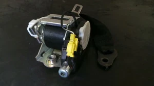Y236-007 Mercedes W204 Sicherheitsgurt Gurtstraffer Hinten Rechts A2048600885 - Picture 1 of 3