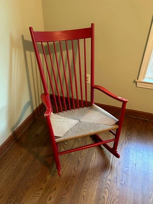 Mecedora roja vintage danesa MCM Hans Wegner de MDB Mobler Fredericia j16 Foto 1 de 4