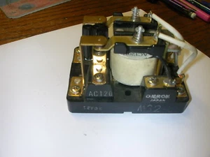 OMRON LEISTUNGSRELAIS MG2-UA AC120 - Bild 1 von 3