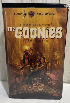The Goonies Steven Spielberg (VHS, 1994) Black Clamshell Case - Image 1 of 4