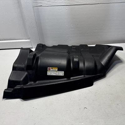 2016-2026 Hino L6 L7 258/268 ПЕРЕДНИЙ ПРАВЫЙ ПАССАЖИРСКИЙ КАПОТ БРЫЗГОВИК/ЗАЩИТА ОТ ОРИГИНАЛЬНОГО ПРОИЗВОДИТЕЛЯ - Изображение 1 из 4