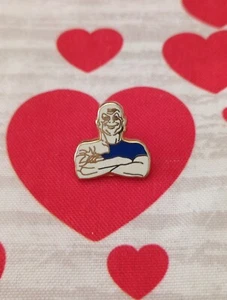 Pin's Pins Pin Enamel 10 Produit Entretien "Monsieur Propre"  - Picture 1 of 3