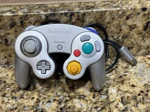 Nintendo GameCube Controller DOL-003 - Platinum Silver testato funzionante autentico - Foto 1 di 4