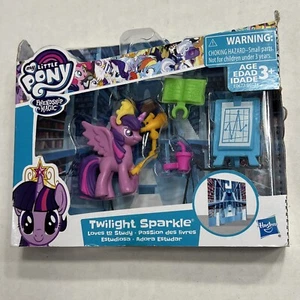 My Little Pony - Set di figurine Twilight Sparkle Loves to Study! NUOVO - Foto 1 di 2