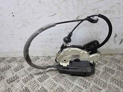 Volkswagen Jetta Mk6 Tdi Bluemotion 4dr седан 2013 замок мех (n/s/r) 5K4839015R - Изображение 1 из 4