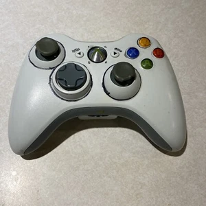 Microsoft X-Box 360 Wireless Controller (for parts or repair) - Picture 1 of 3