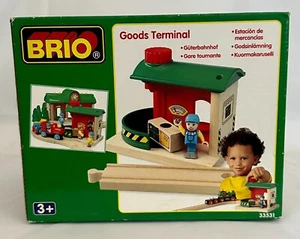 BRIO 33531, Sistema ferroviario in legno, "Terminale merci", Vintage-2000, Nuovo - Foto 1 di 5