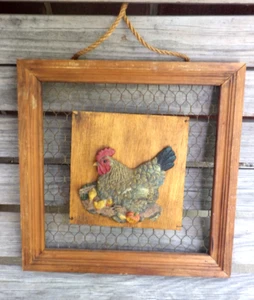 Vintage Molded Plastic Chicken Figure Wood Frame Chicken Wire with Twine Hanger - Picture 1 of 11