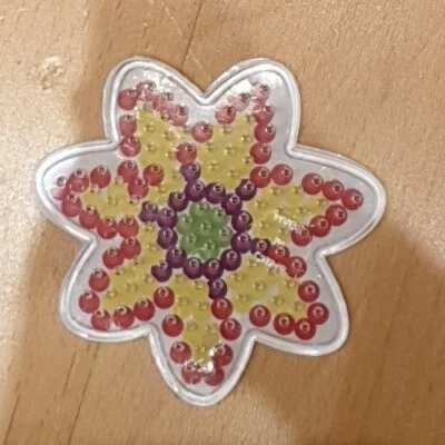 BÜGELPERLEN STECKPLATTE / STIFTPLATTE "BLÜMCHEN"! - Bild 1 von 2