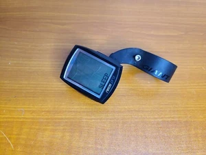 Giant Neos Pro Digital Bike Cycling Computer w/ Handlebar Mount - Picture 1 of 6