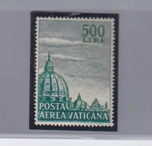 1958 Vaticano: Posta Aerea “Cupolone” L.500 verde dent. 14 a pettine (412/s52) - Picture 1 of 3