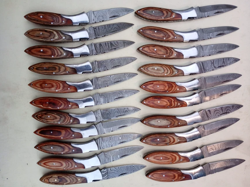 LOTE de 20 piezas Cuchillo Plegable de Acero Damasco, Cuchillos de Bolsillo con Funda de Cuero Foto 1 de 4