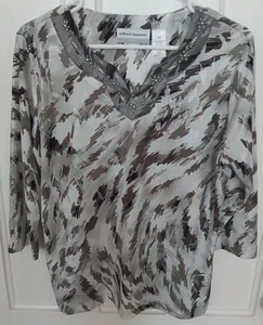 Petite ALFRED DUNNER 3/4 Sl Gray/Black/Silver Abstract V Neck Poly Blend Top PM - Picture 1 of 5