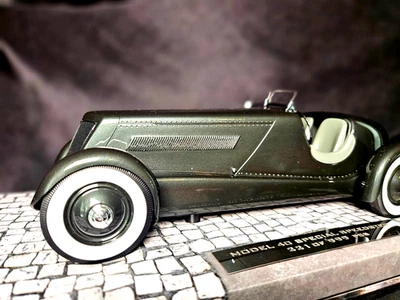 MINICHAMPS 1934 Model 40 Edsel Ford Special Speedster 1:18 Scale Inv. #4779 - Image 1 of 4