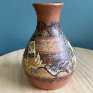 Vtg Peruvian Pottery Vase Hummingbird & Floral Design 6" Seminario Urubamba Peru - Picture 1 of 9