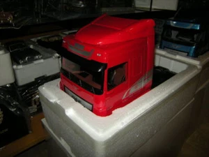 Camión 1:18 Premium ClassiXXs DAF XF Space 530 rojo/rojo en embalaje original - Imagen 1 de 1