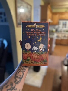 Charlie Brown Peanuts Classic It's The Great Pumpkin VHS Tape Clamshell Sealed - Picture 1 of 5