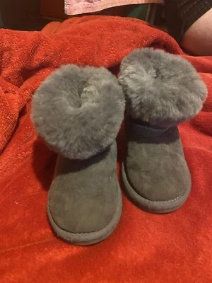 ugg boots toddler 8 - Image 1 of 4