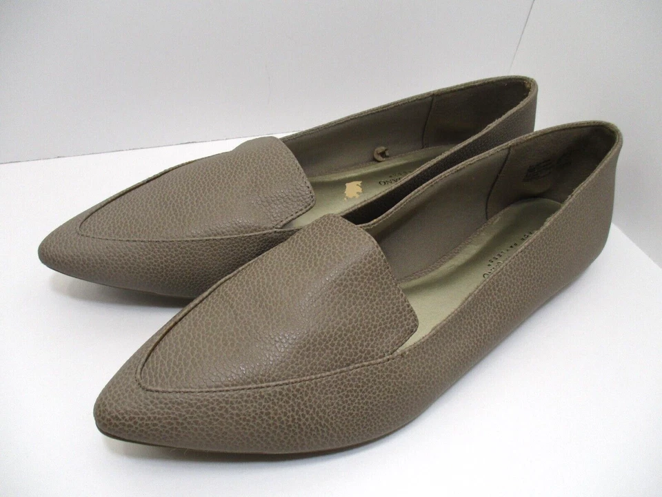 Christian Siriano For Payless Women 11W Faux Leather Tan Pointed Toe Slip-On - Image 1 of 4