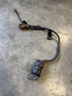 Interruptor de encendido honda fourtrax 250 con llave 1985 Foto 1 de 4