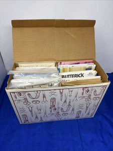 Lotto di 25 modelli da cucire McCall's Butterick & More gilet trapuntato gonne anni 90 - Foto 1 di 24