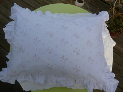 Falsa con volantes hecha con Rachel Ashwell Shabby Chic Sprinkles popelina blanca estándar Foto 1 de 3