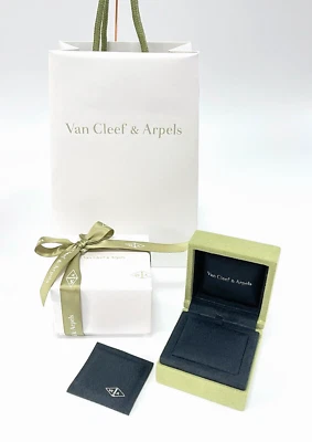 Van cleef & Arpels Necklace case Green suede VCA jewelry Gift box set #020 - Image 1 of 4