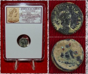 Antike Münze Römisches Reich des THEODOSIUS Sieges mit Trophäe und schleppendem Gefangenem - Bild 1 von 4