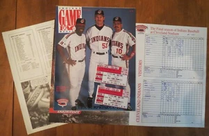 1993 MLB Cleveland Indians program & 2 stubs vs New York Yankees Aug 29 - Picture 1 of 3