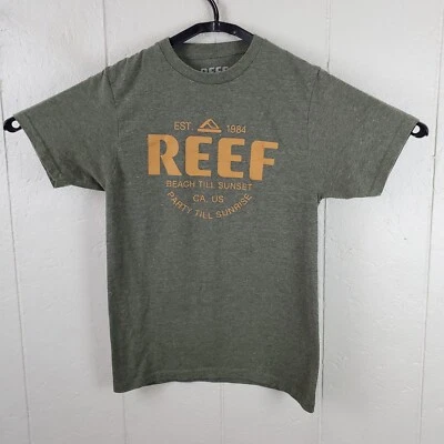 Camisa Reef Para Hombres Pequeña Verde Cuello Redondo Manga Corta Gráfico Elastizado Pullover Foto 1 de 4
